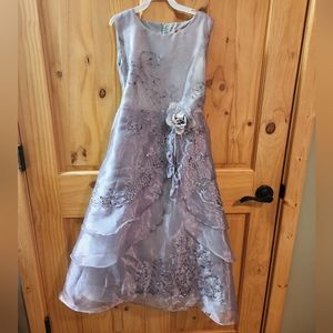 Silver/Grey fancy sleeveless dress